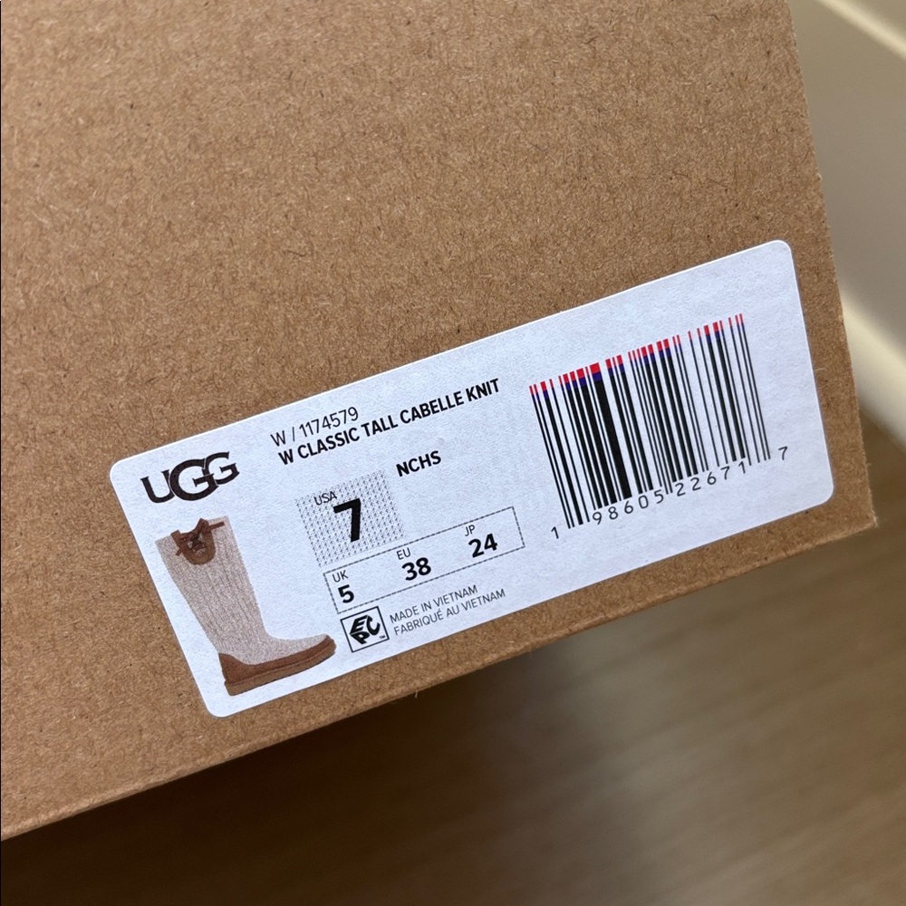 UGG Classic Tall Cabelle Knit - Picture 9 of 9